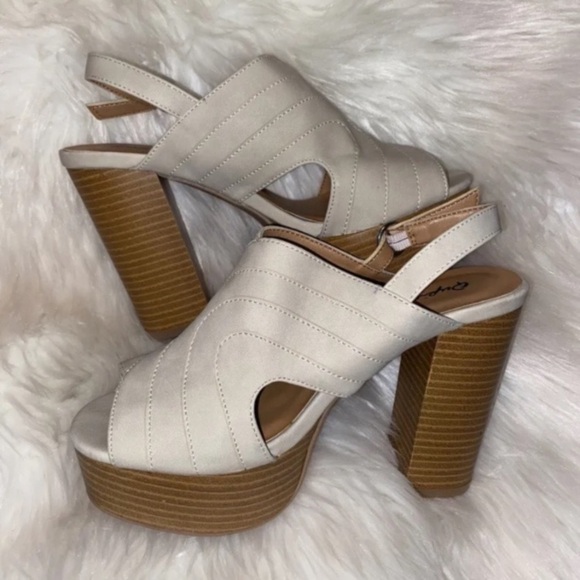 QUPID Slingback Sandals Heels Size  6 Neutral Beige Open Toe Block Heel - Picture 14 of 14